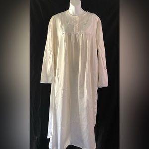 Barbizon Gown Size Medium
